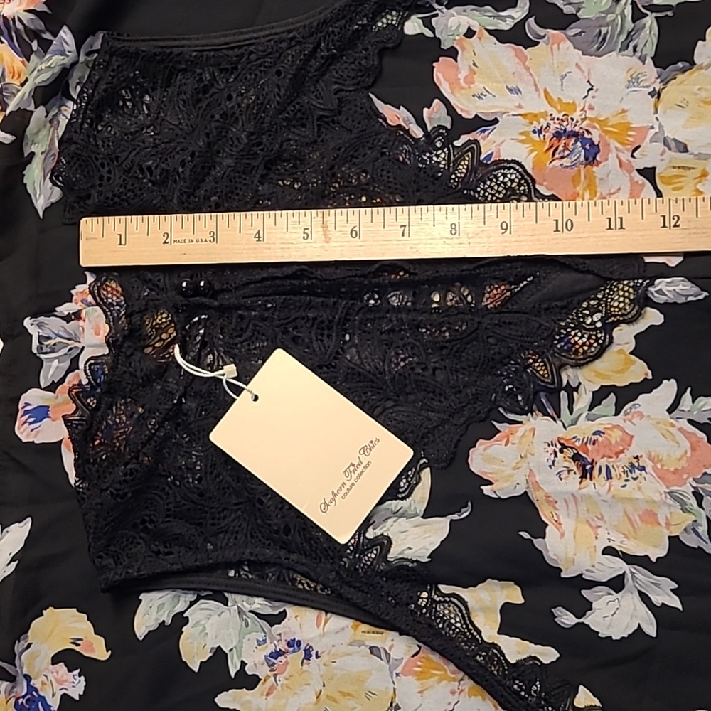 SOUTHERN FRIED CHICS Couture Collection Spring Treasures Lace & Floral MiniDress - Picture 12 of 15